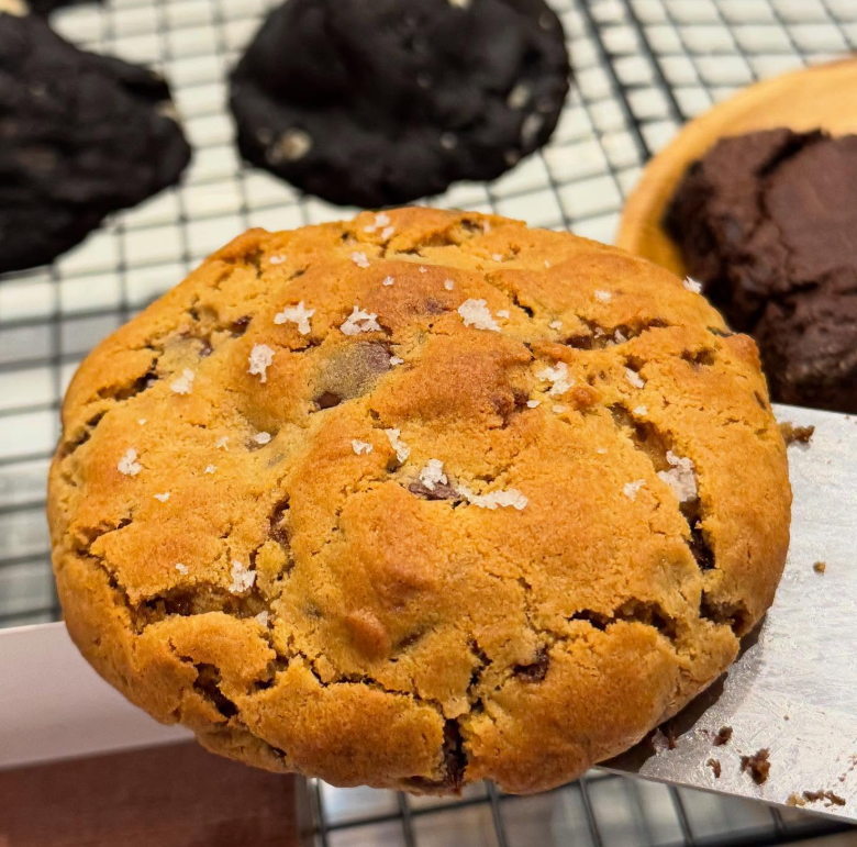 Cookie de chocolate com flor de sal