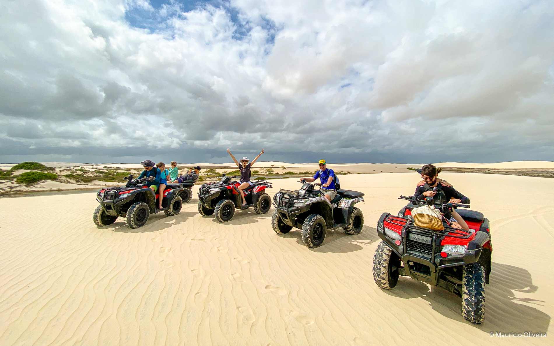 Quadriciclo em duna de Canoa Quebrada